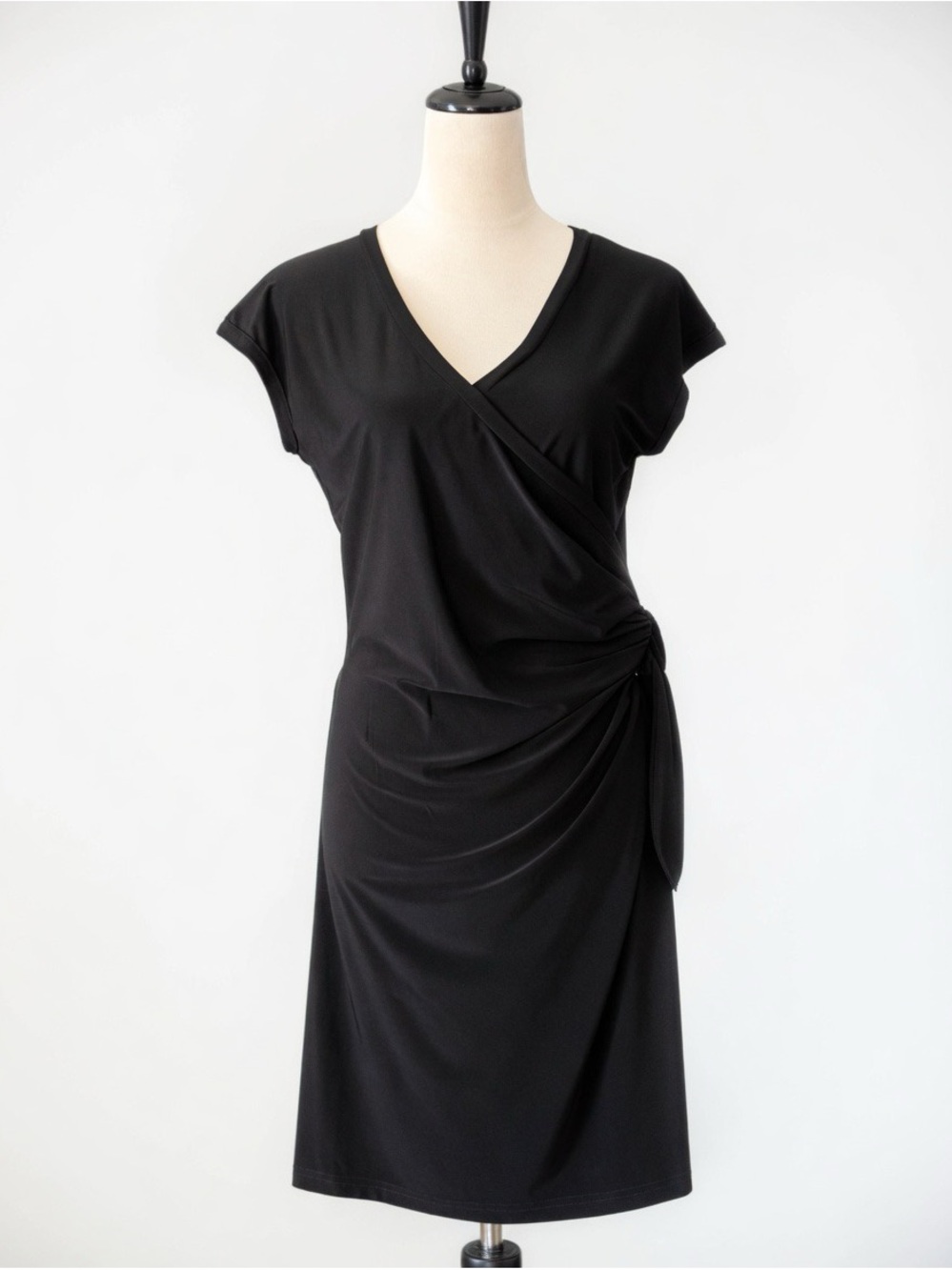 Diane Von Furstenberg DVF Black Silk Jersey Wrap Dress Classic LBD Tie Waist 🎀